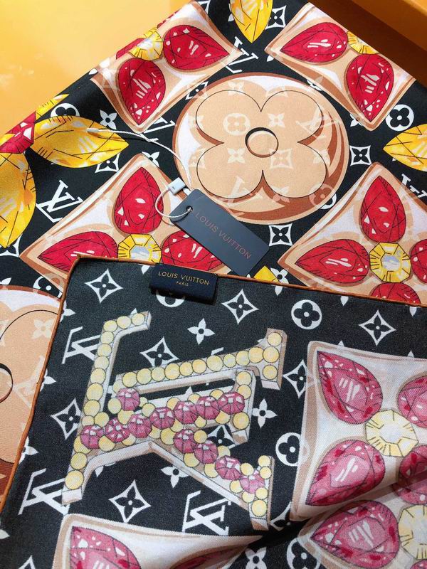 LV silk scarf 90X90cm E31 (7)